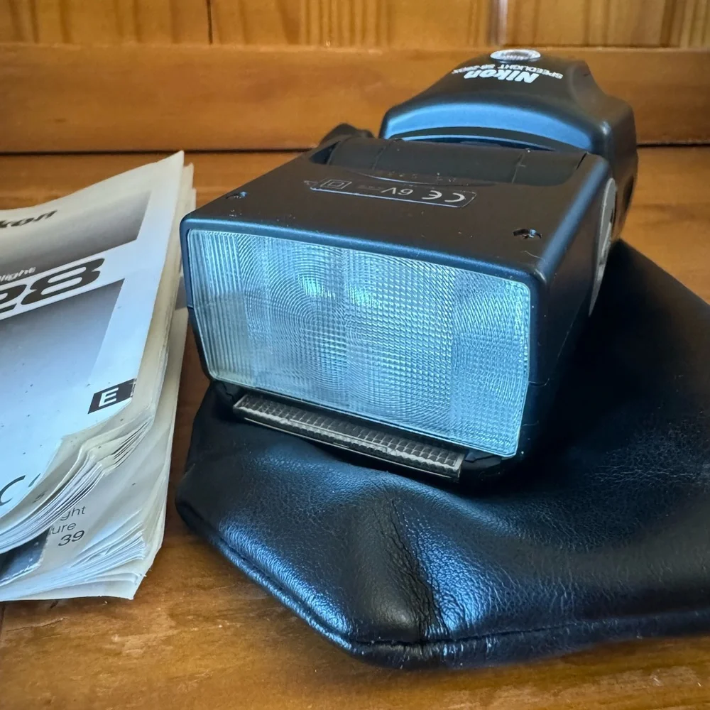 🔆VINTAGE 📸 BUNDLE: Tamrac Camera Bag, Nikon Speedlight SB-28DX, & Camera Strap